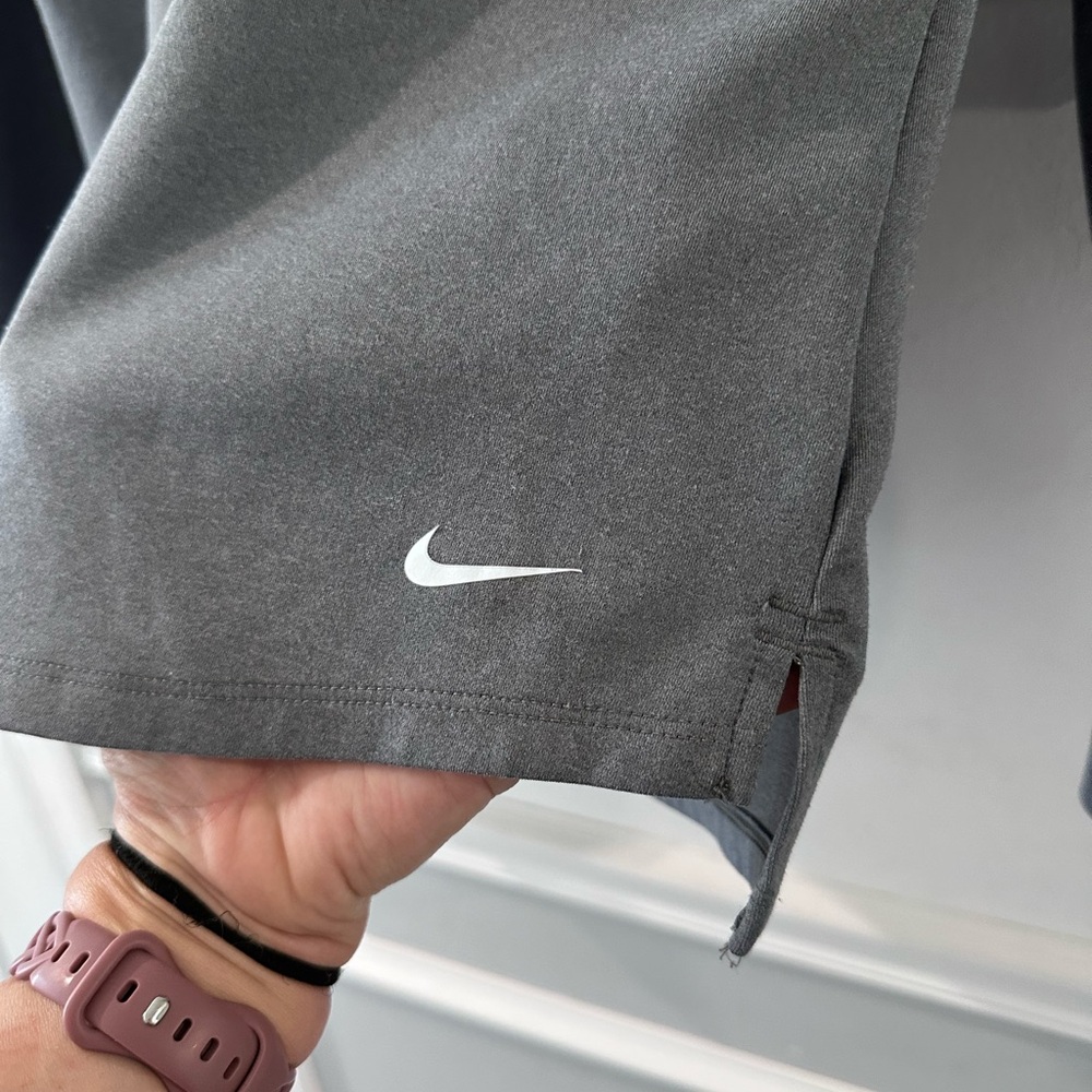 Nike Therma-Fit Pullover - Picture 2 of 4
